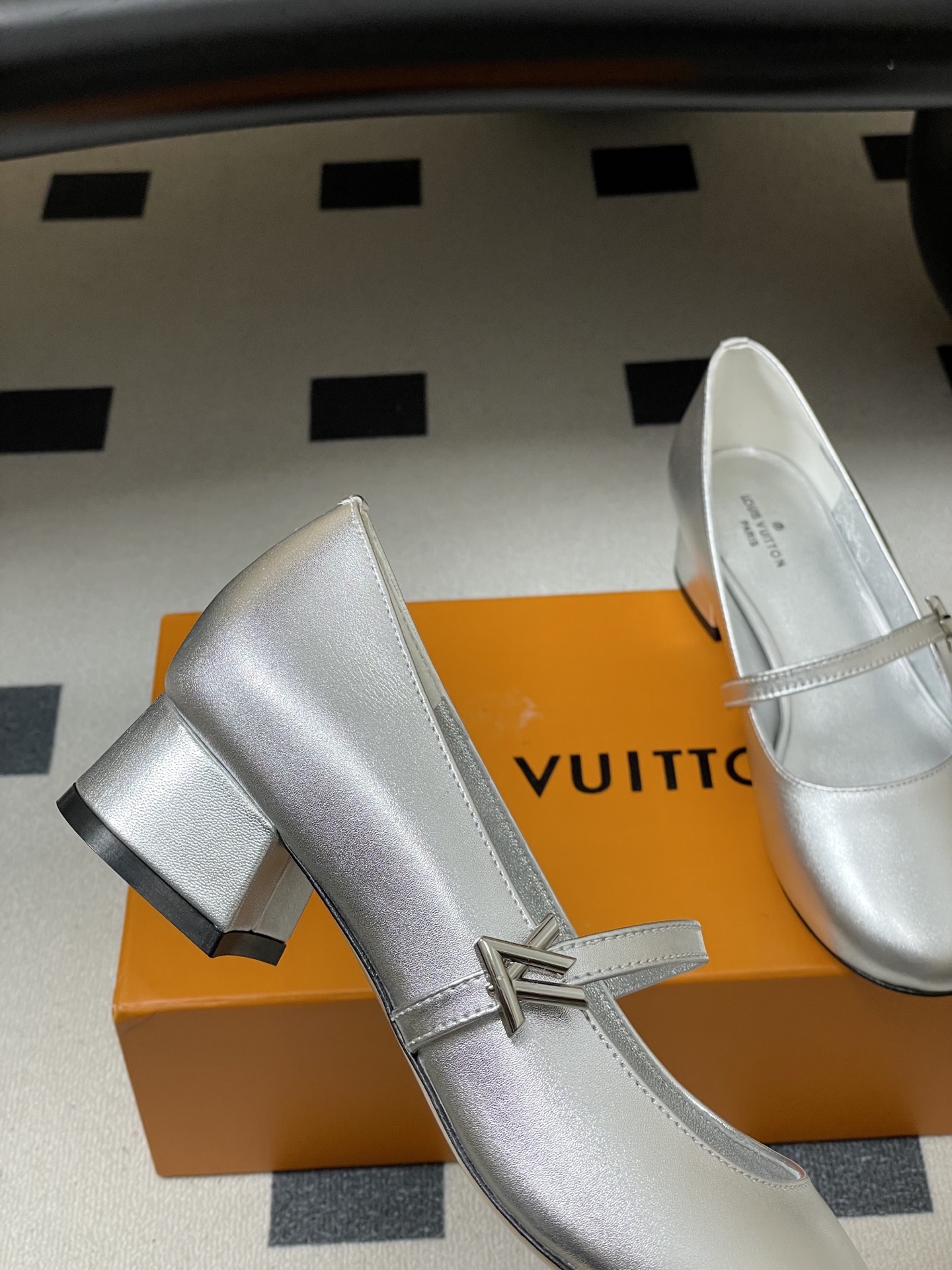 Women's high heels